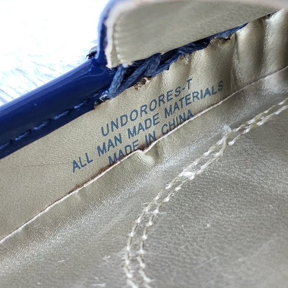 Unisa navy leather slip on flat loafer US 6 Preowned - Picture 9 of 10